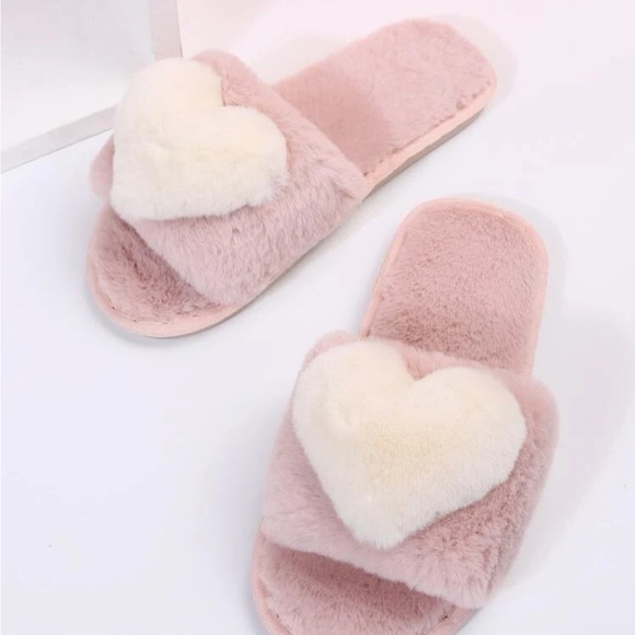 Fuzzy heart slippers shoes home soft cozy love pink cream - Picture 6 of 6